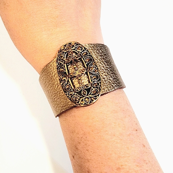 Bronze Dyed Leather Cuff w/ Filigree Insert Medallion - Picture 1 of 5